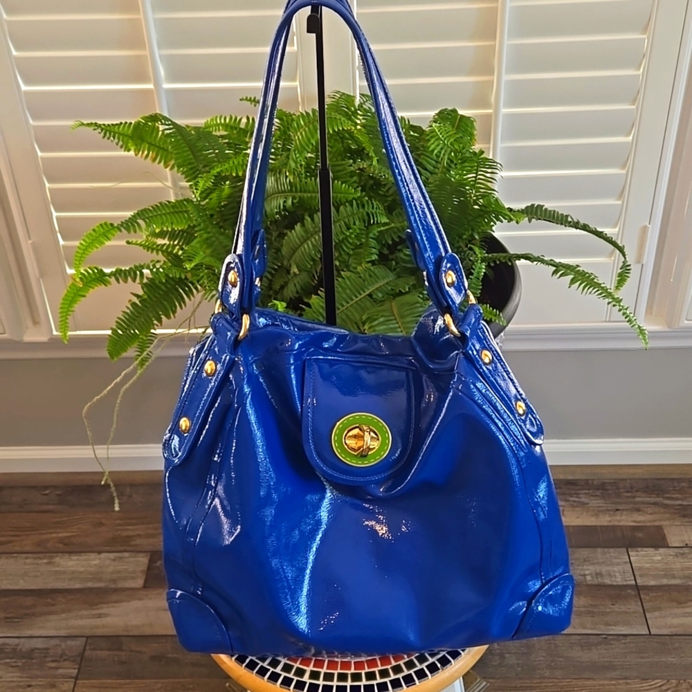 🎄 Kate Landry Patent Leather Hobo